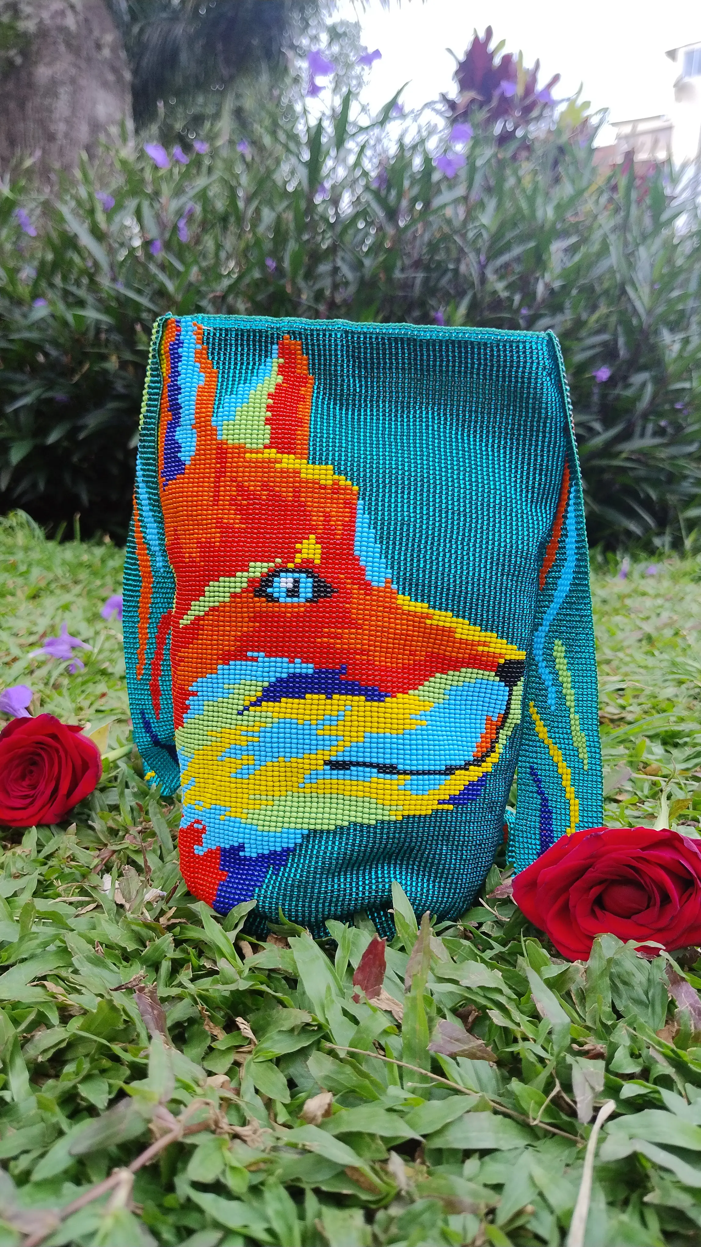 Bolso en mostacilla hecho a mano, diseño exclusivo