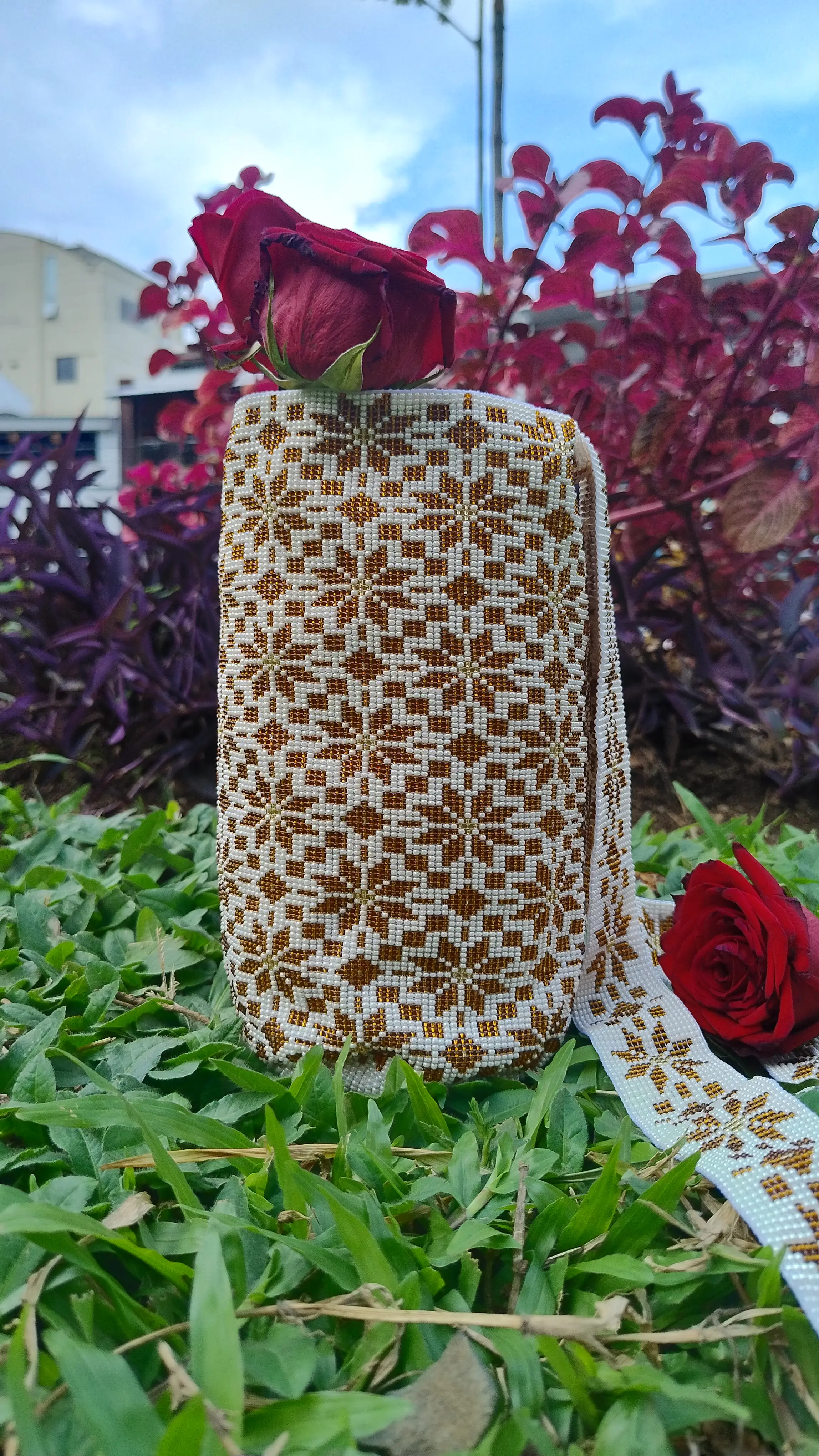 Bolso en mostacilla hecho a mano, diseño exclusivo